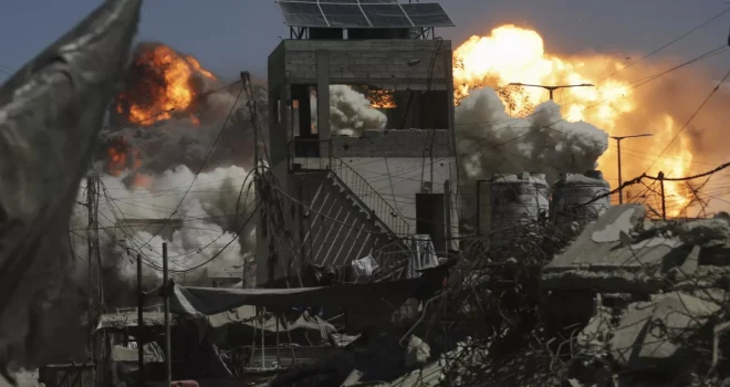 With US permission, Israel starts invading Gaza City
