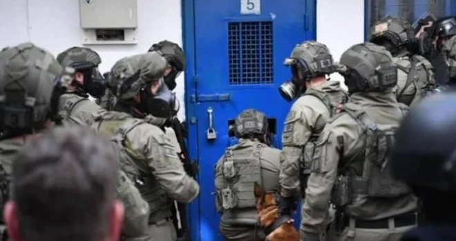 Enemy issues administrative detention orders against 34 Palestinian prisoners