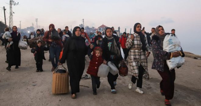 UN: 30 families displaced in Gaza amid “Israeli” expansion in populated areas of “Yellow Line”