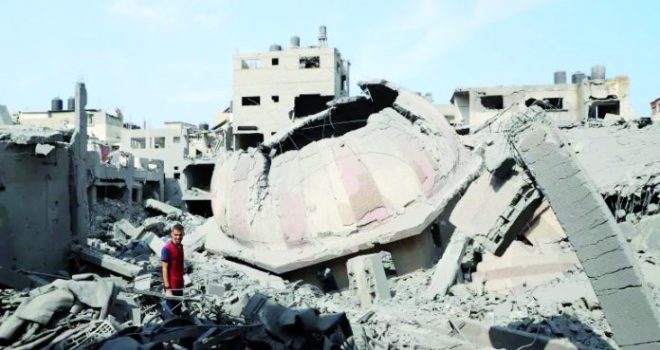 Three Palestinians Martyred in Zionist Enemy Shelling in Central, Southern Gaza