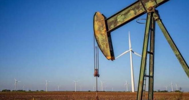 Oil prices jump 2% after the Yemeni blockade on Saudi Arabia takes effect